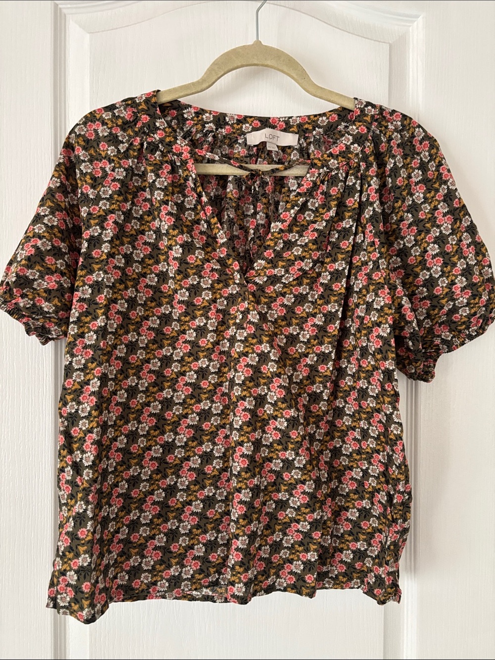 LOFT Floral Puff-Sleeve V-Neck Blouse